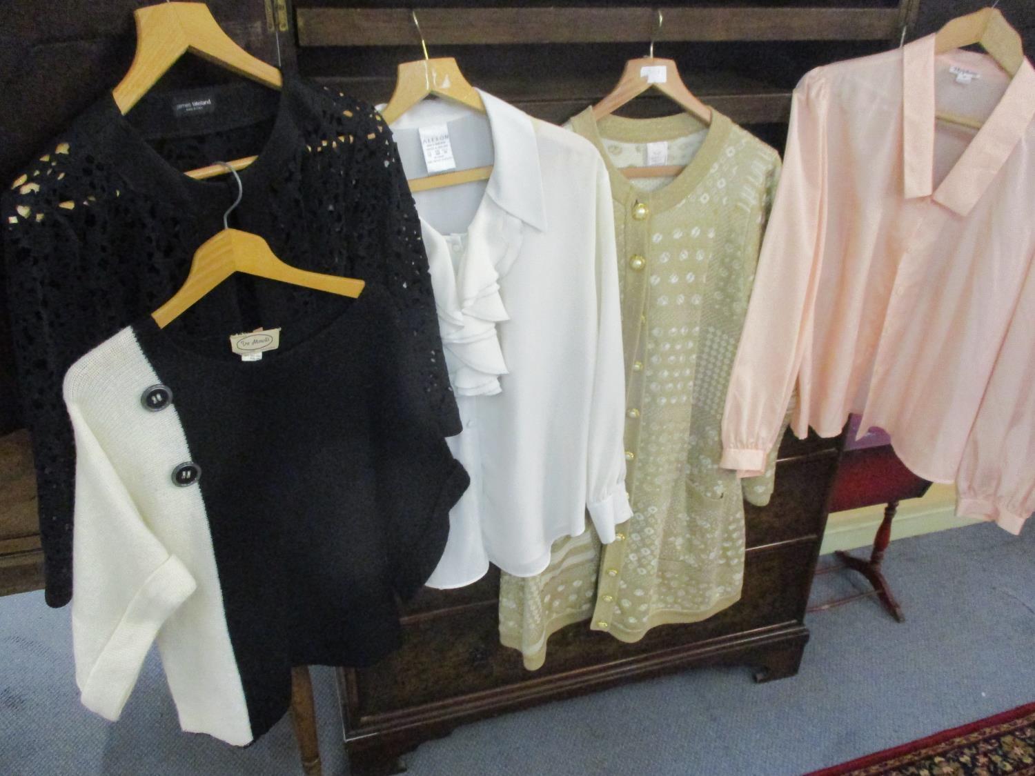 Ladies and gents cashmere sweaters, gents waistcoats, and mixed clothing, various sizes Location: - Bild 3 aus 3