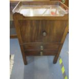 A Georgian tray topped commode, internals altered, 81 h x 51 w x 42cm d Location: RWB