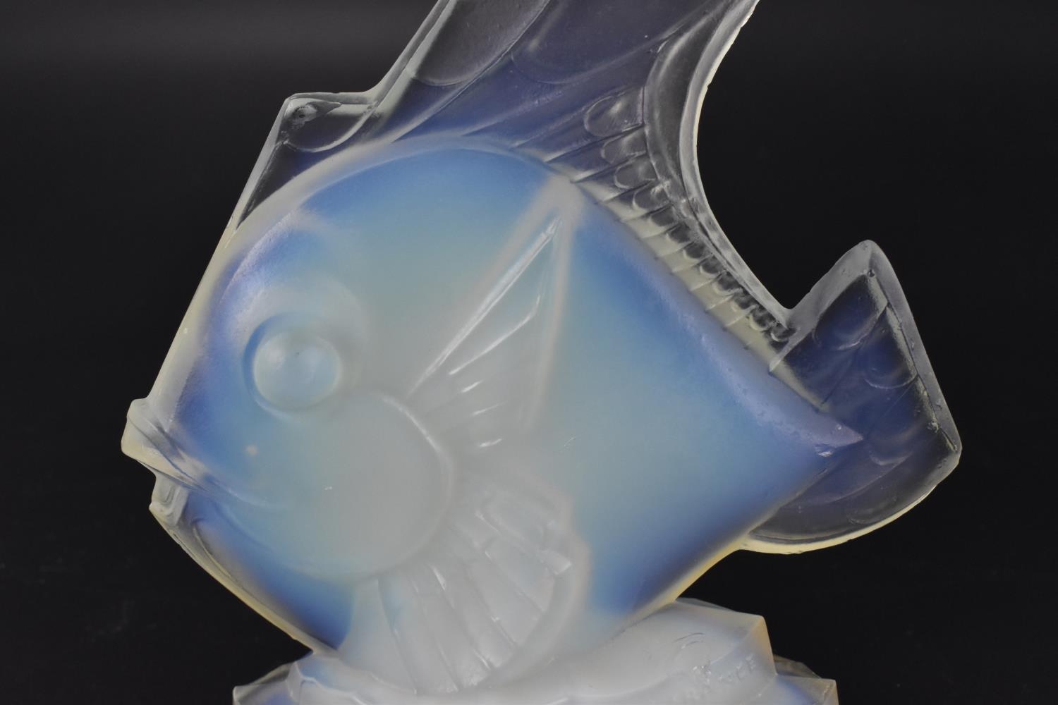 An Art Deco style Sabino opalescent glass car mascot of an angelfish, with moulded 'SABINO FRANCE' - Image 2 of 5