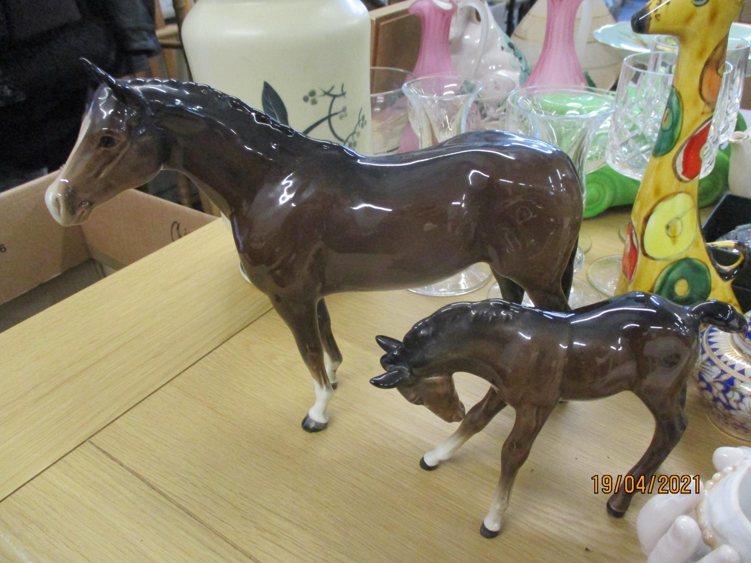 Mixed tea and coffee part sets and mixed china to include two Beswick models of a brown mare and a - Bild 6 aus 7