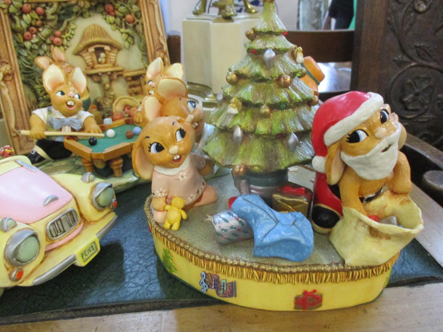 A quantity of PenDelfin models of rabbit characters to include a musical Christmas display, a framed - Bild 3 aus 3