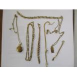 A lot of 9ct gold chains A/F, 22g Location: Cabs