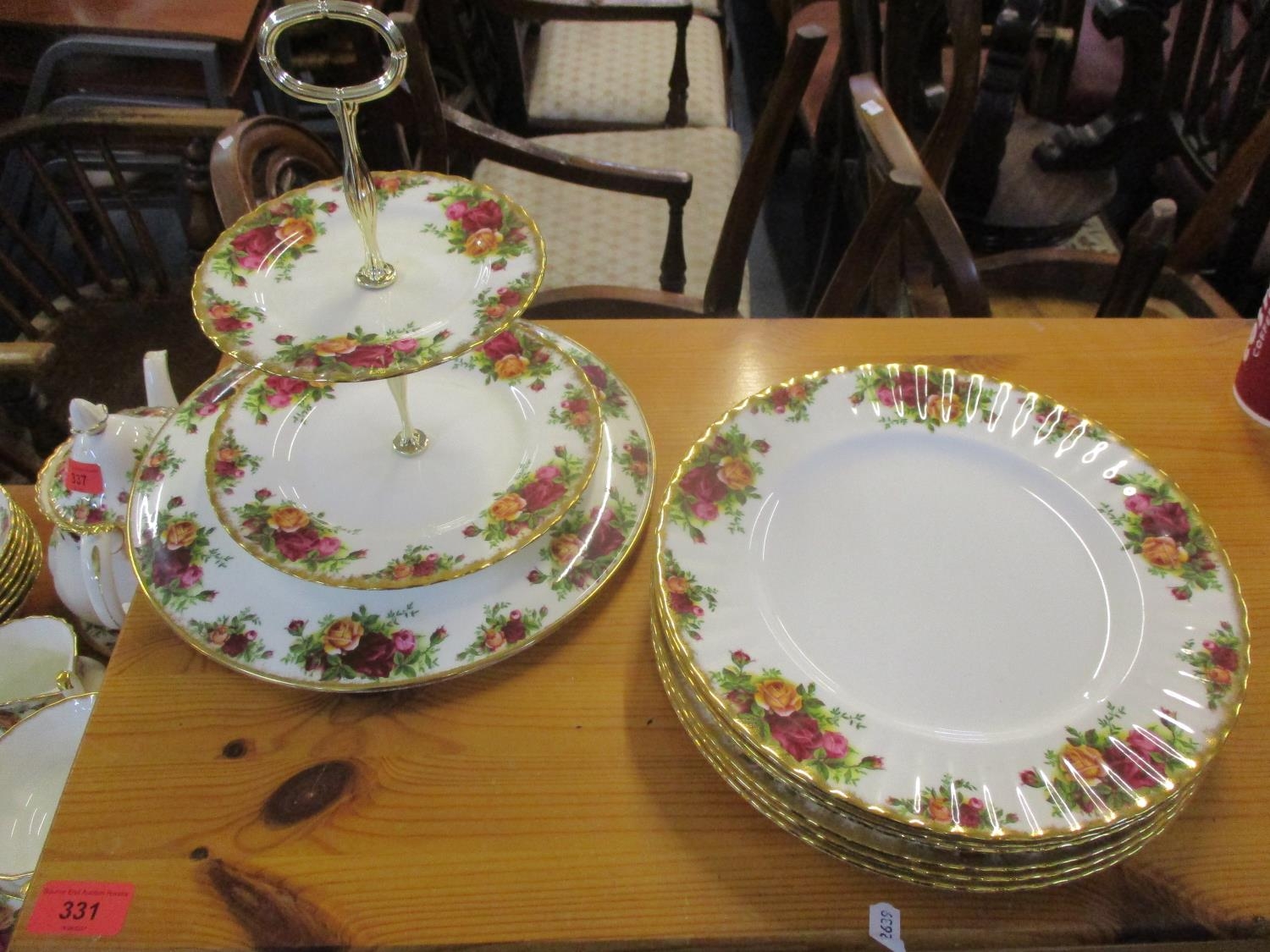 A Royal Albert Old Country Roses tea and dinner service, six-setting, to include additional items - Image 3 of 3