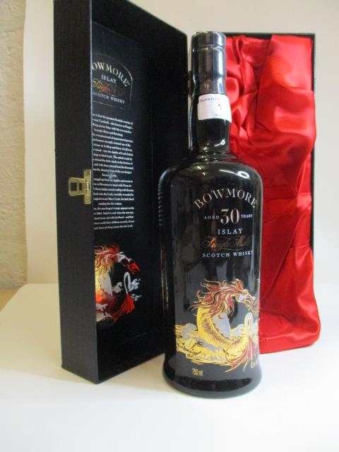 A single bottle of Bowmore Seadragon single malt Scotch Whisky, aged 30 years Location: CAB1 - Image 2 of 5