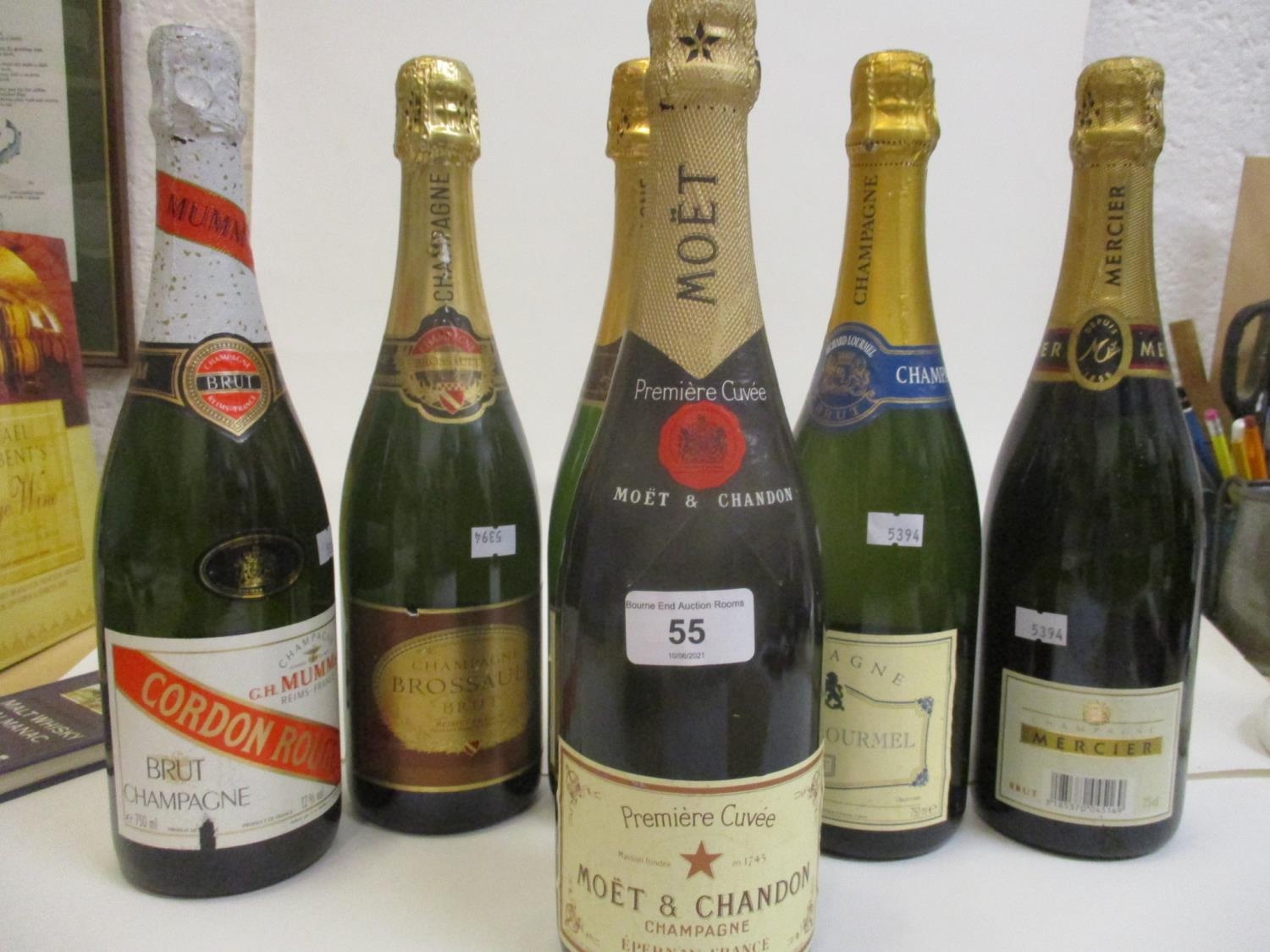 Six bottles of Champagne to include Moet & Chandon and Cordon Rouge