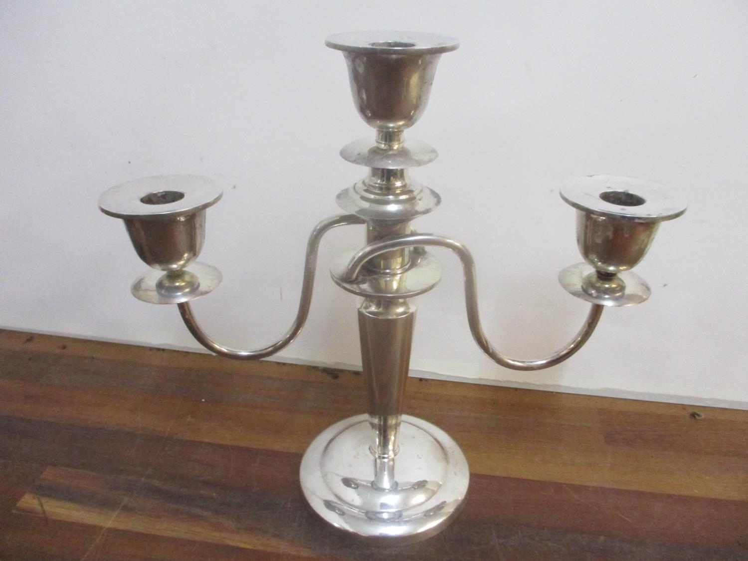 Mixed silver and silver plate to include a button hook, dressing table jars, an American silver - Image 3 of 4