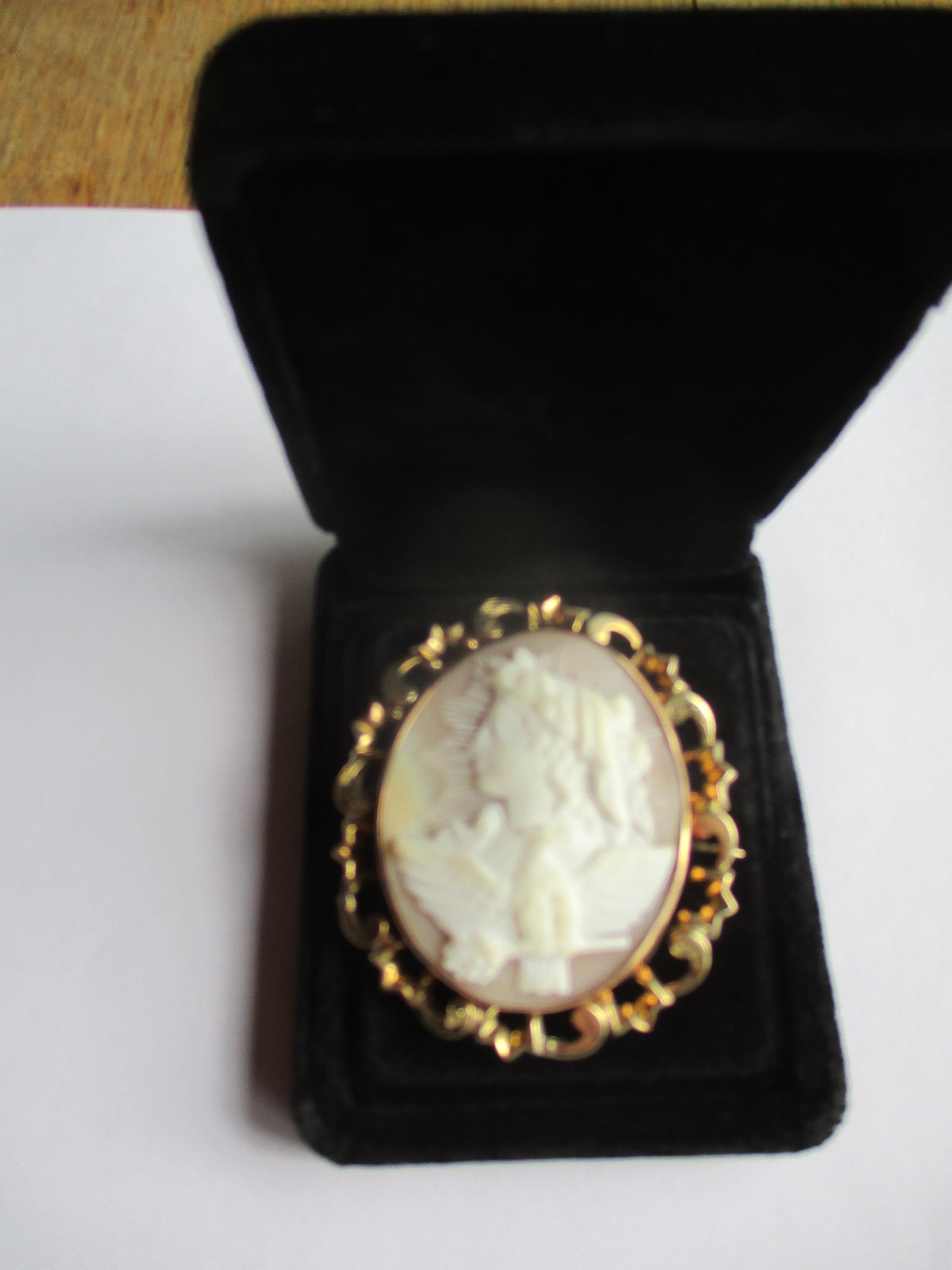 A gold coloured framed cameo - Image 4 of 4