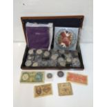 Coins and bank notes, 2006 uncirculated coin collection, banknotes, a Theresia, an 1889 crown and