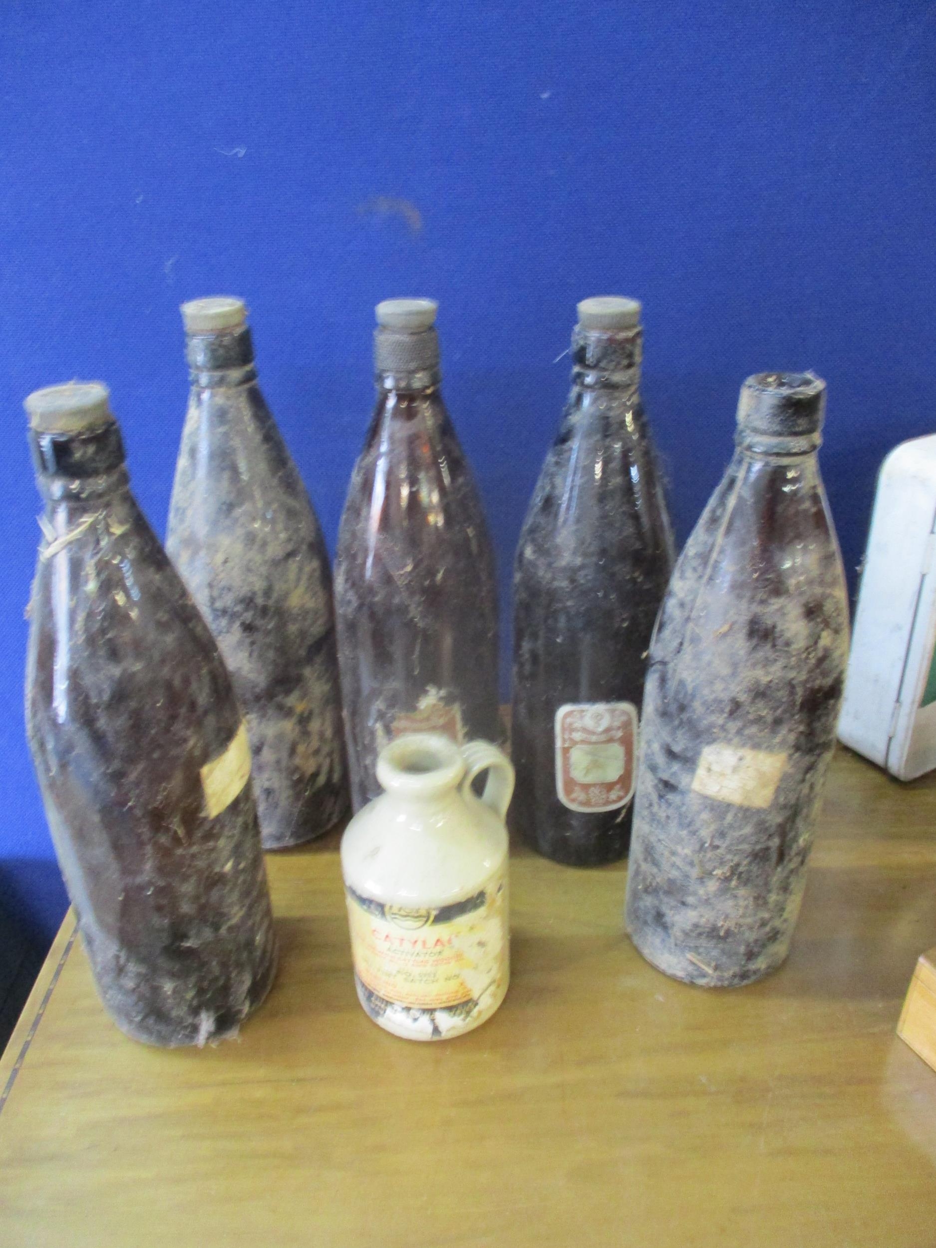 Vintage tins and decorative boxes together with vintage bottles Location: SR - Image 5 of 5