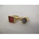 Two 9ct gold signet rings, 9.6g