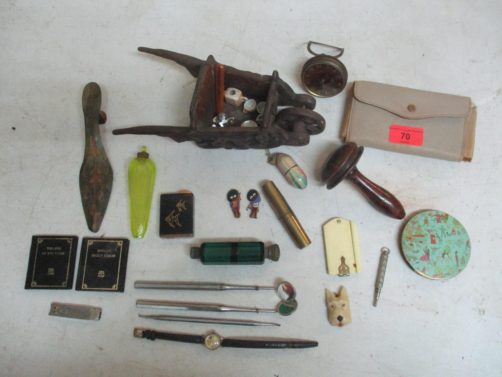 A mixed lot to include a Victorian green double ended scent bottle, a Vaseline glass scent bottle,