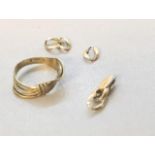 Miscellaneous 9ct gold items to include ring A/F and part links A/F, total weight 1.9g Location: Cab