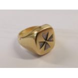 A gents 9ct gold signet ring, 19.2g Location: Cab