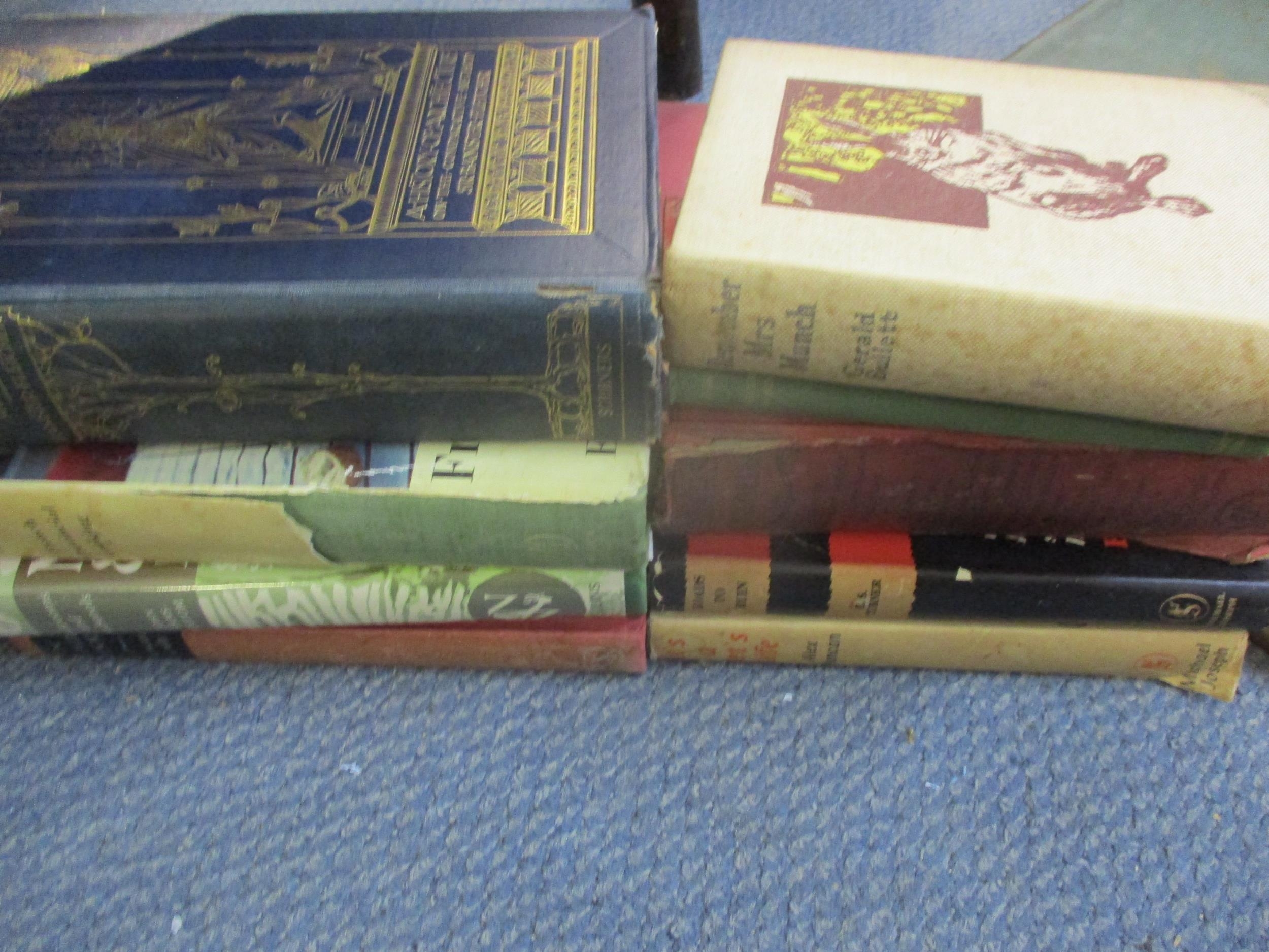 A quantity of books to include an early 20th century Monumental Classic Architecture in GB and - Image 11 of 12