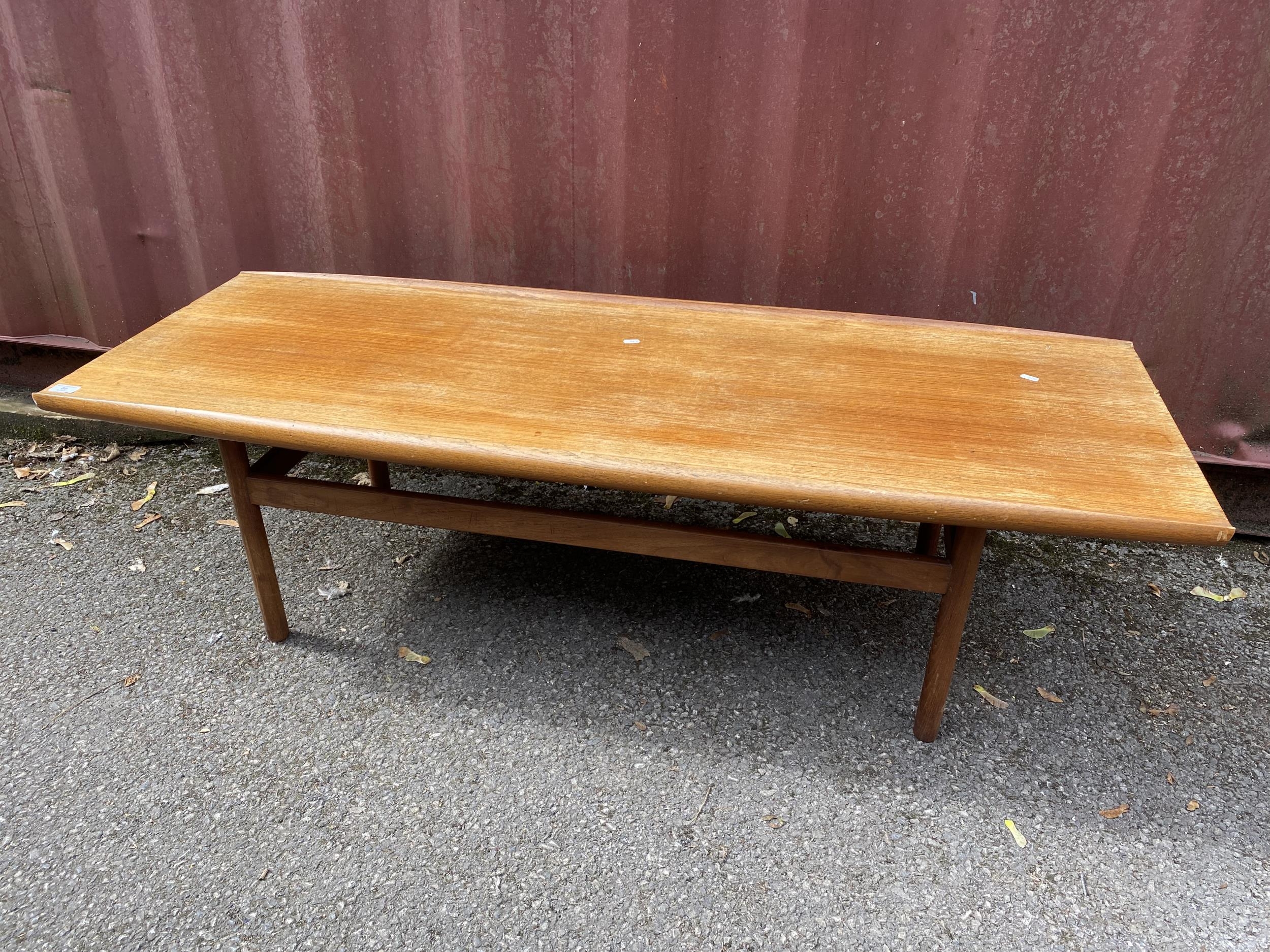 A Dalescraft mid 20th century teak coffee table of rectangular form with curved edges, 44.5h x 151. - Image 3 of 7