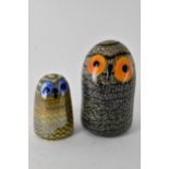 Two Oiva Toikka for Littala Studio glass Owls, the tallest 16cm h. Condition: no damage