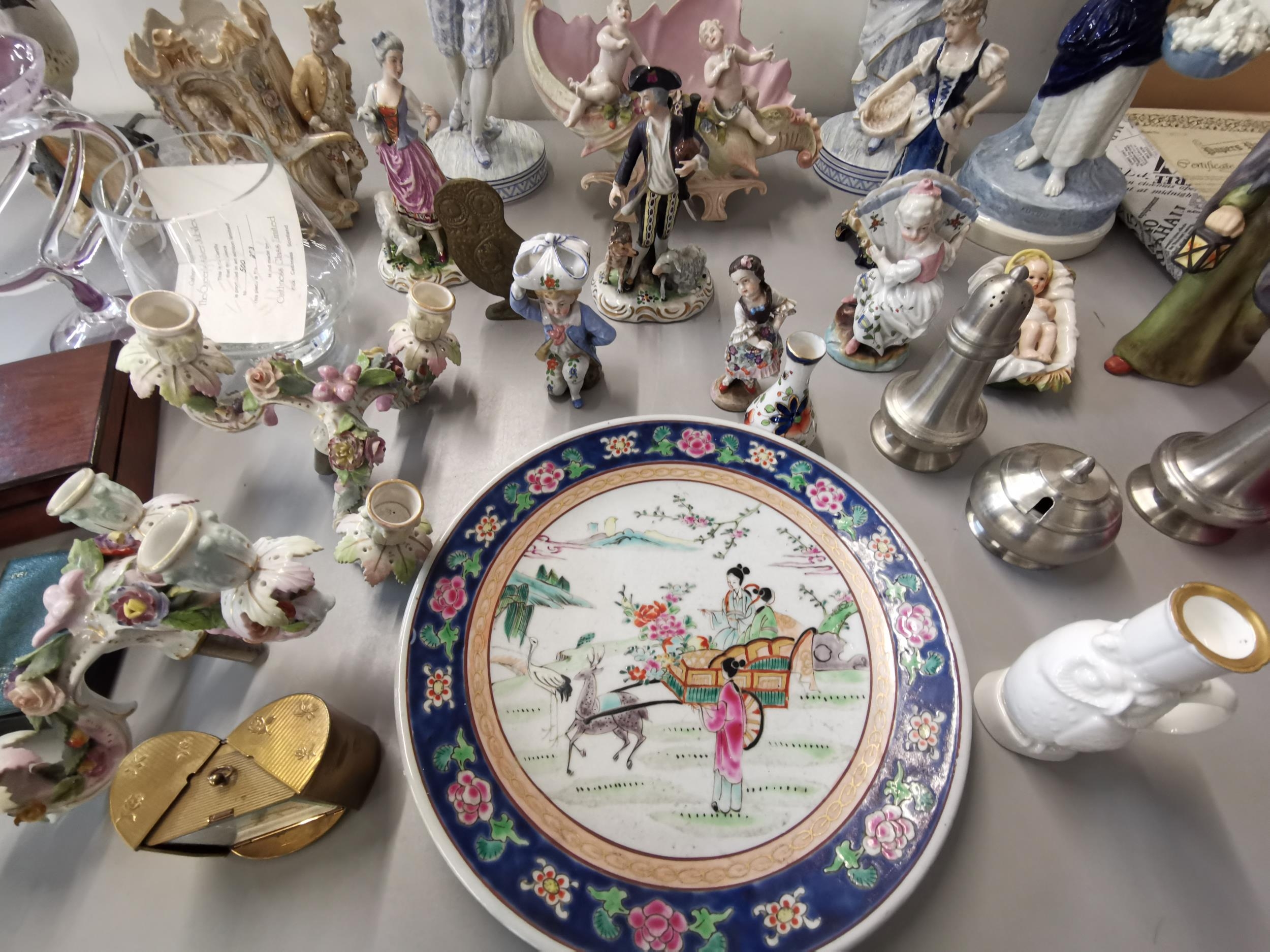 A mixed lot to include 19th century and later porcelain, a Spode 'Osprey', a Copeland Spode - Image 4 of 6