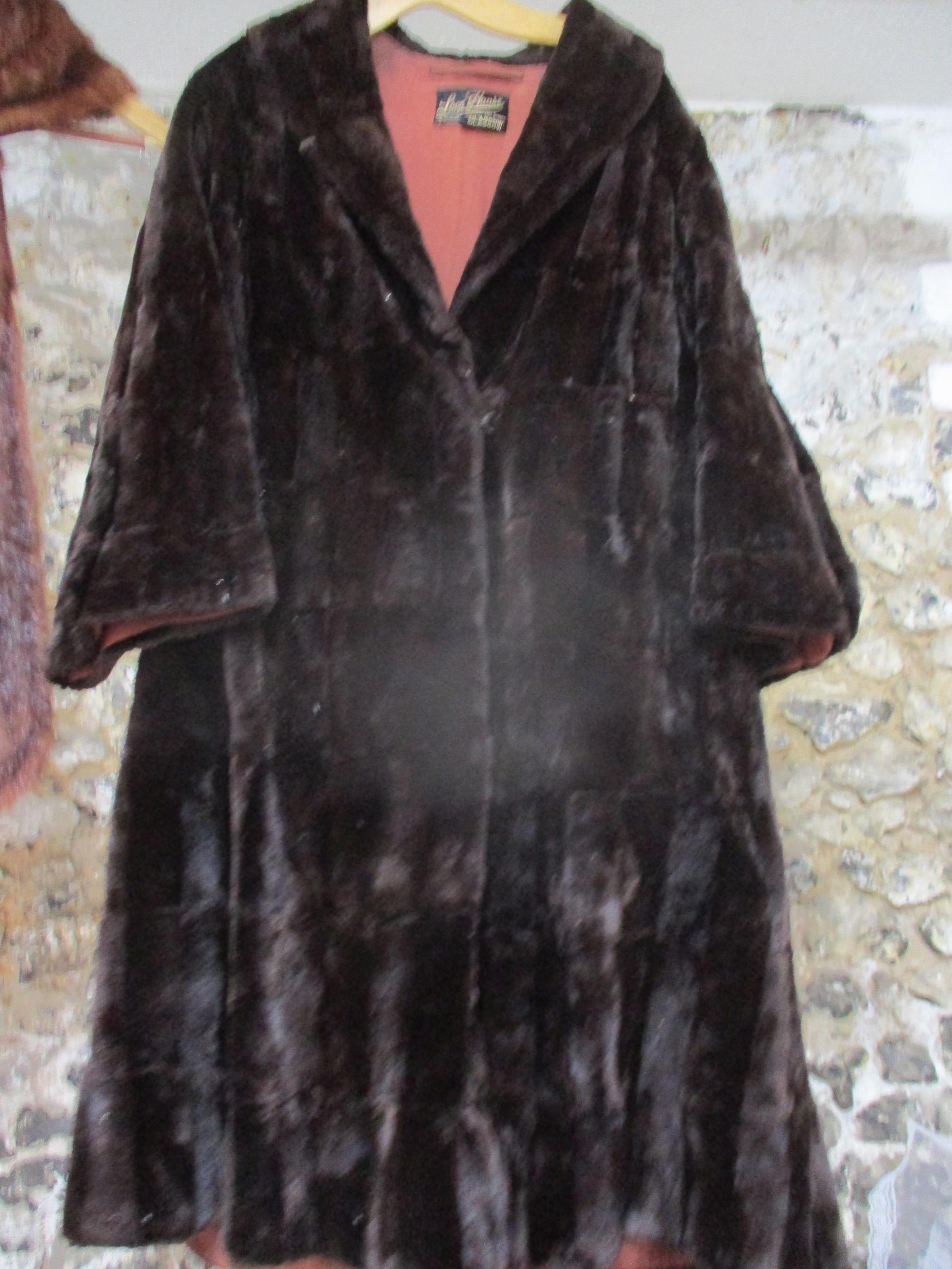 A vintage Leon Haase dark brown fur coat, 42"Chest 46"Long together with an M & Michael black beaver - Image 5 of 7