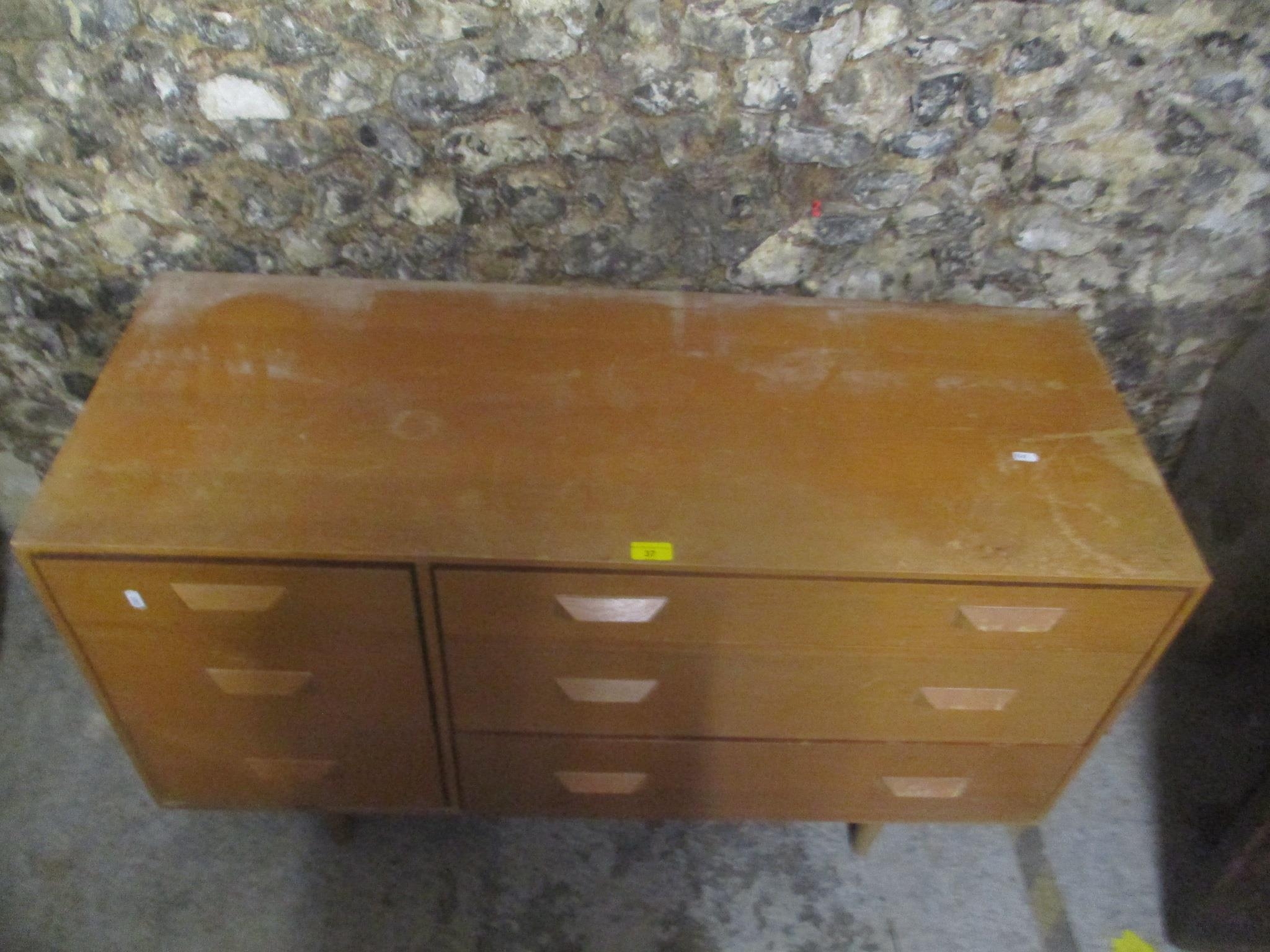 A mid 20th century retro stag Concorde light oak chest of drawers by John & Sylvia Reed having three - Bild 2 aus 2