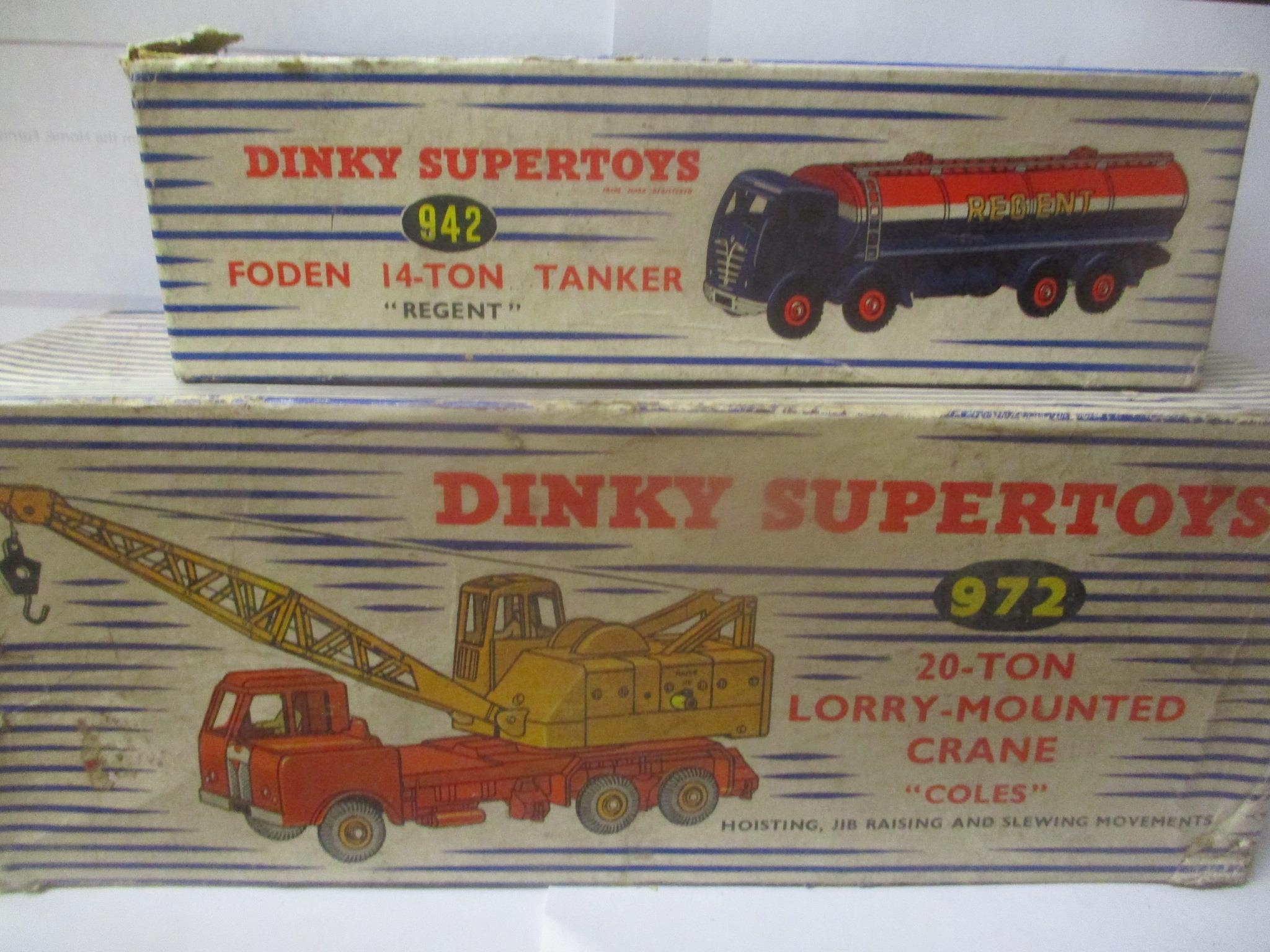 Two boxed Dinky toys to include a 972 Lorry mounted Crane and a 942 Foden 14-ton tanker