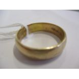 A 9ct gold wedding band, 6.6g