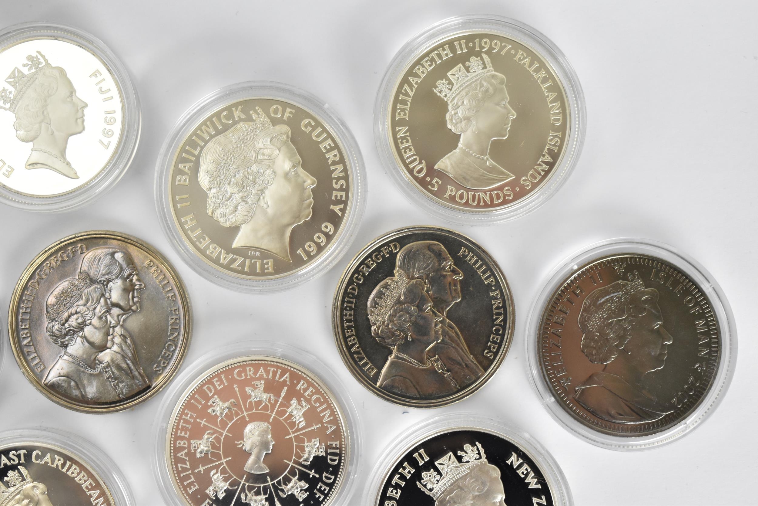 A collection of silver proof and commemorative coins to include four 'Golden Wedding' collection - Image 9 of 10