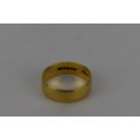 A 22ct gold wedding ring, 5.5g