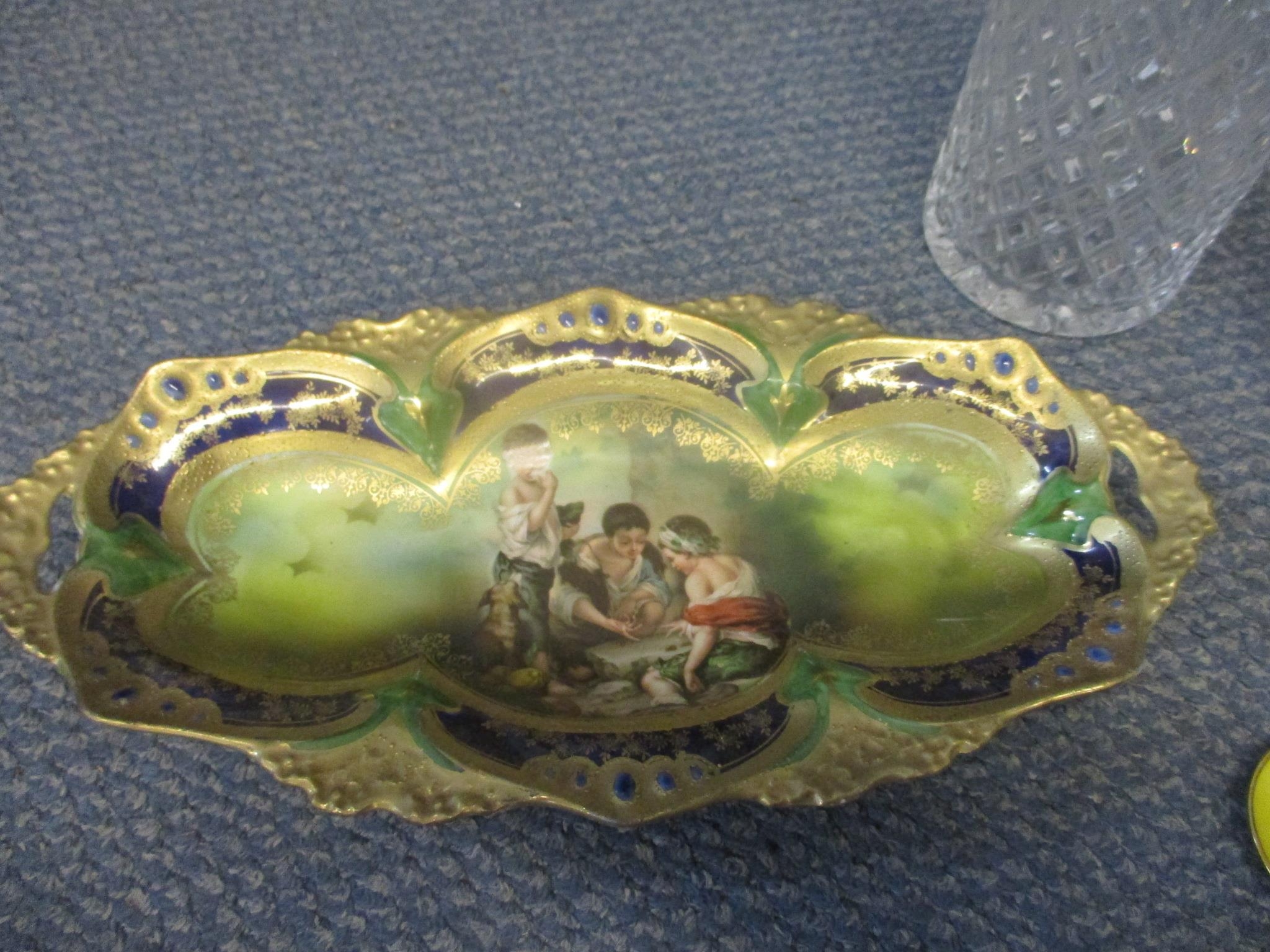 A Spode pedestal centre bowl with an image of an exotic bird to the centre together with continental - Image 6 of 7