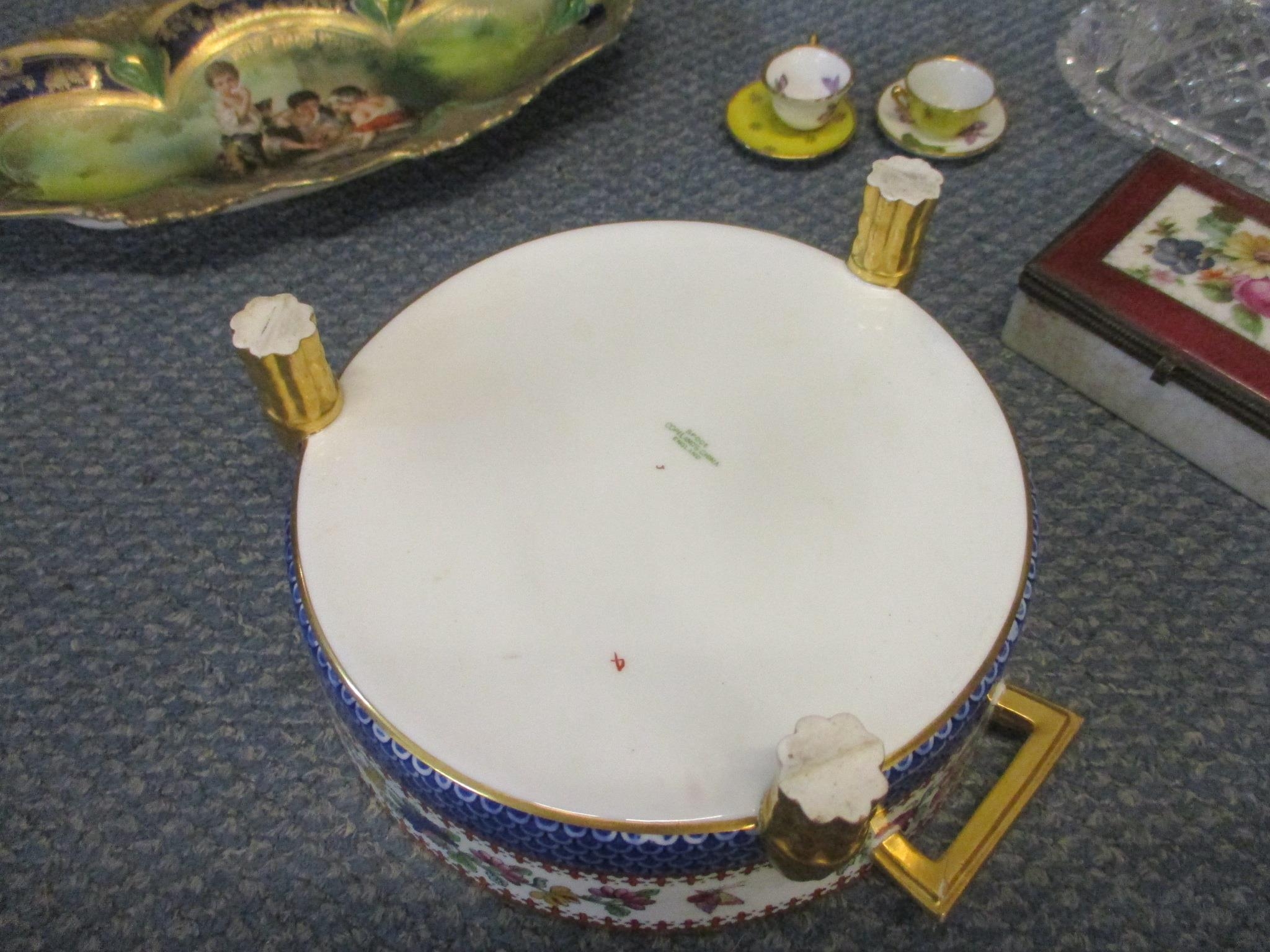 A Spode pedestal centre bowl with an image of an exotic bird to the centre together with continental - Image 5 of 7