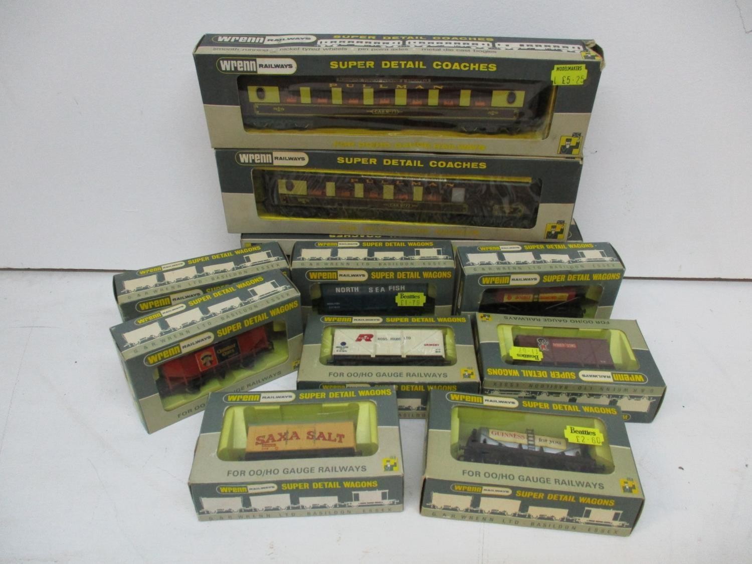 Wrenn 00 gauge rolling stock and coaches, comprising of three Pullman cars 1st Class, W6002, Brake