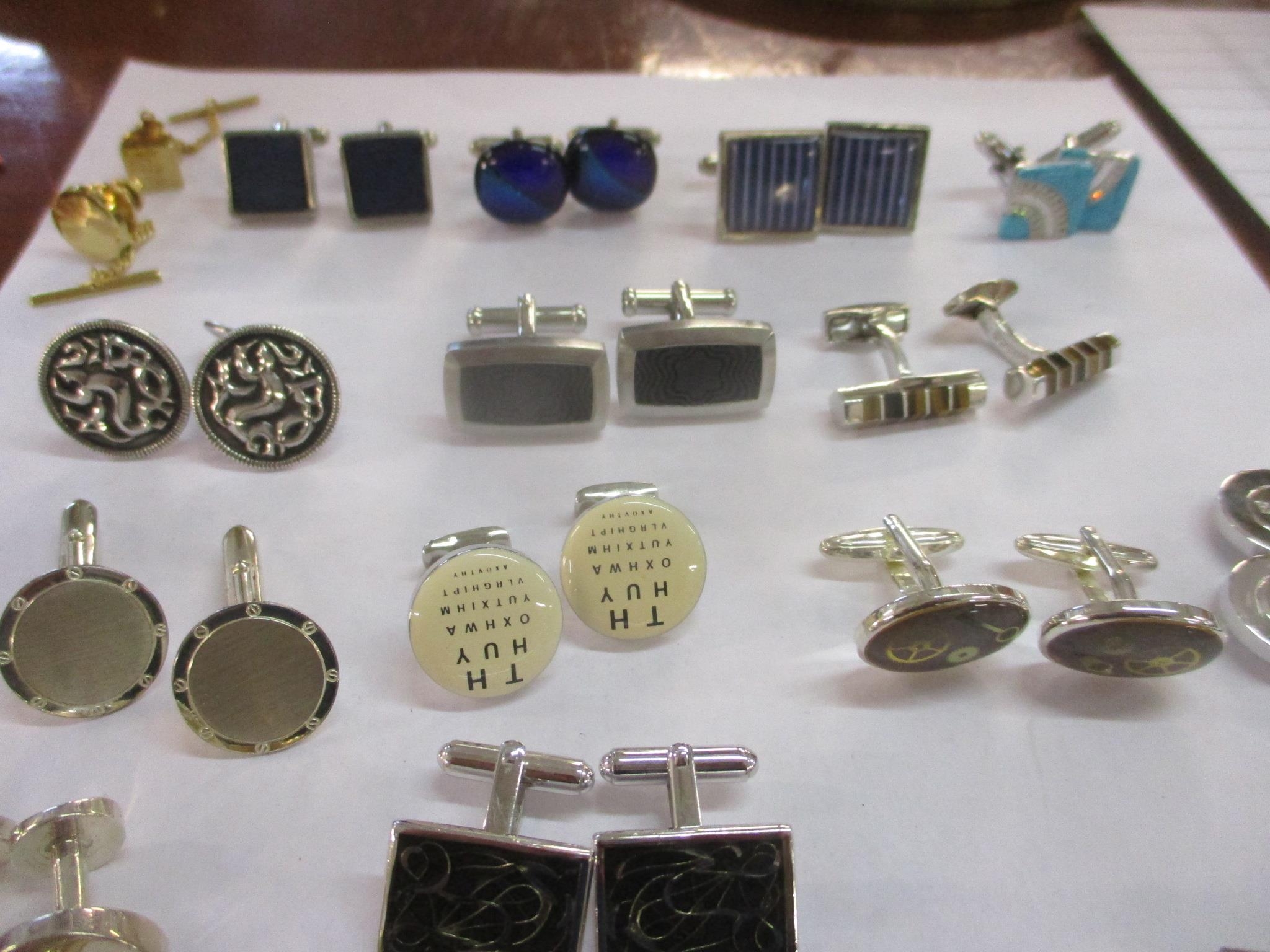 A collection of mixed modern gold tone and silver tone cuff links to include Colibri and silver - Image 3 of 3