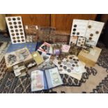 A large collection of British 19th/20th century coinage to include a quantity of Victorian farthings
