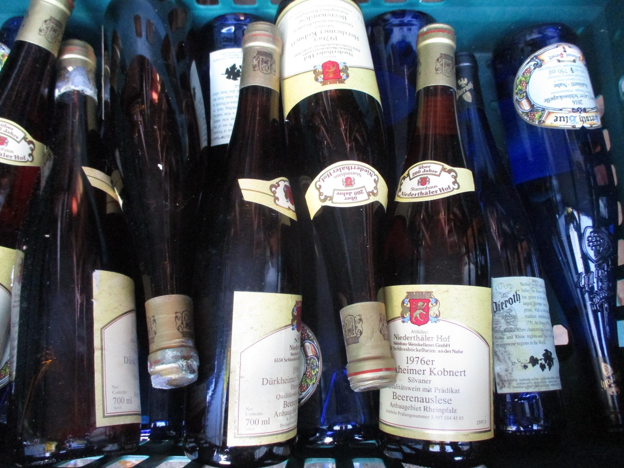 A quantity of mixed Nahe Valley wines from 1999, 1986, 1976, 29 bottles