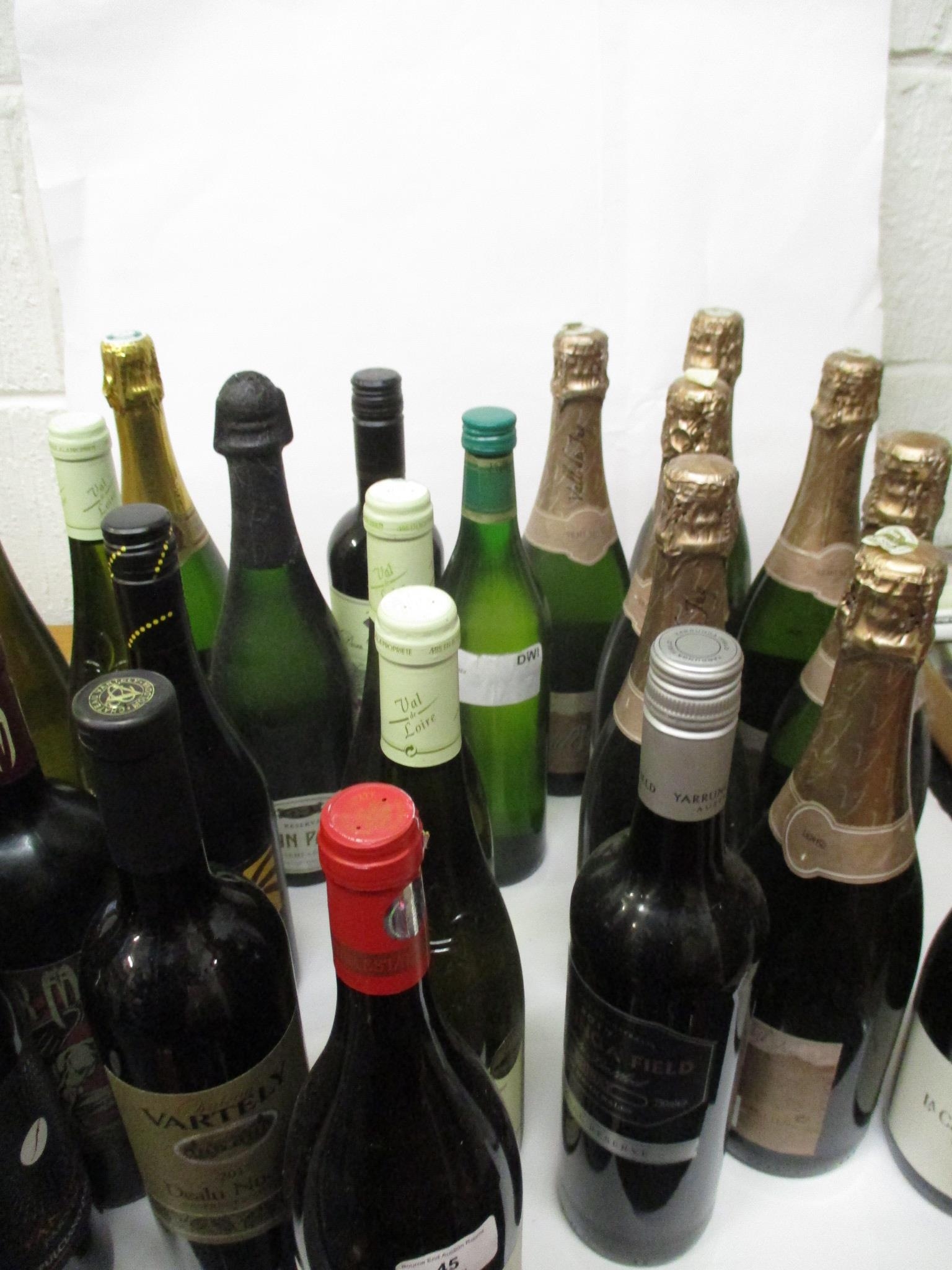 Twenty four mixed bottles to include Pinot Noir and Rioja - Image 2 of 2