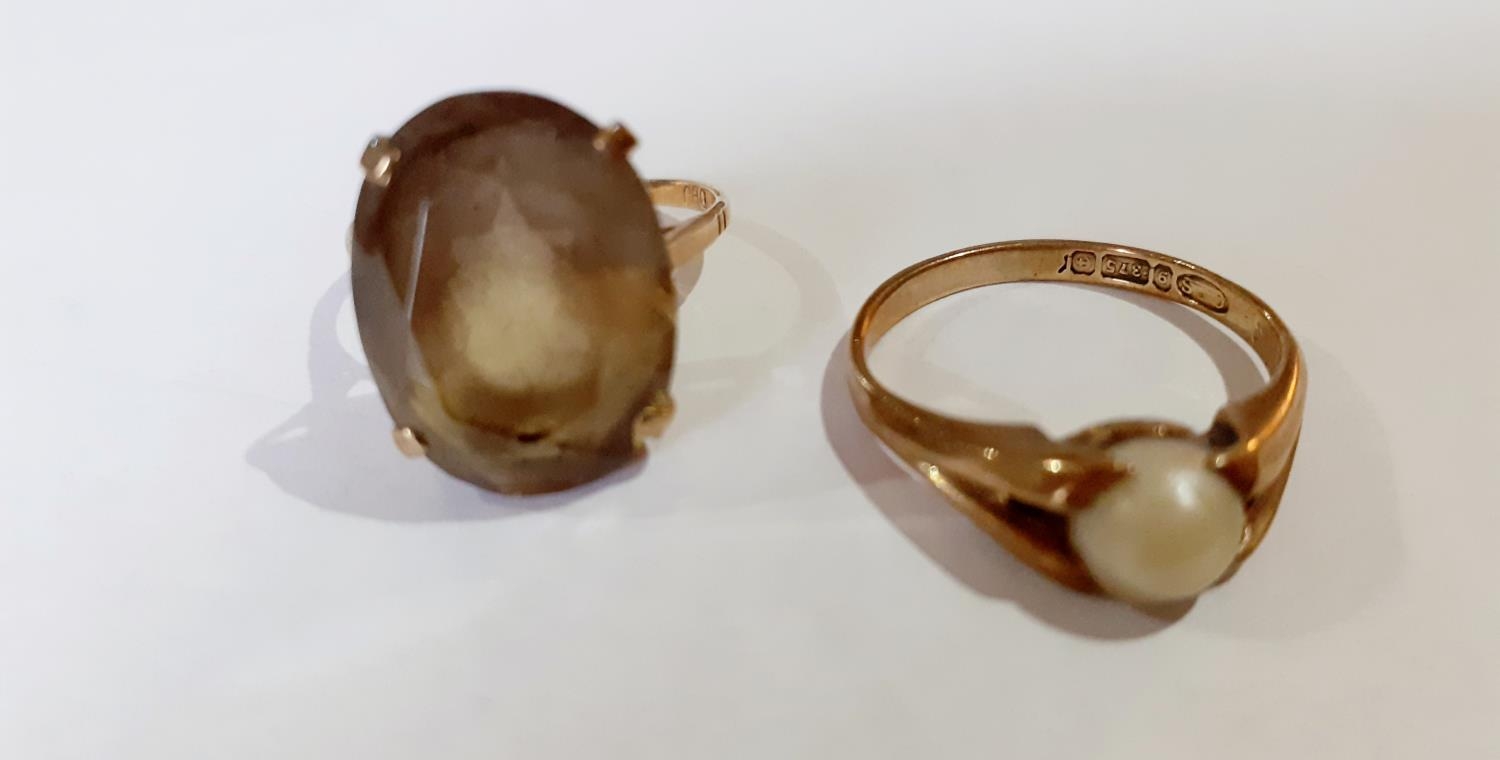 Two 9ct gold rings, one having a smoky grey cabochon, 3.3g and the other having a central pearl, - Image 2 of 3