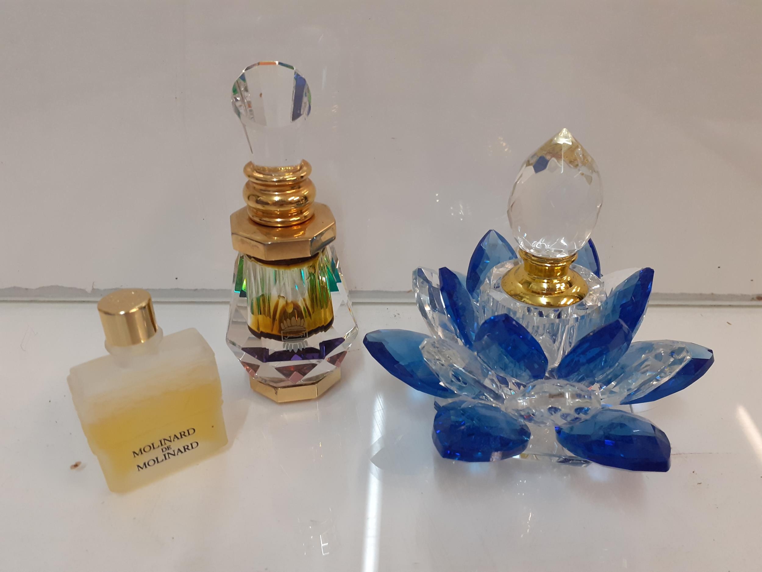 A collection of decorative empty glass perfume bottles to include a silver collared example and - Image 4 of 4