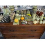 A mixed lot of onyx and other stone ornaments to include a desk ink stand, bookends, a pair of