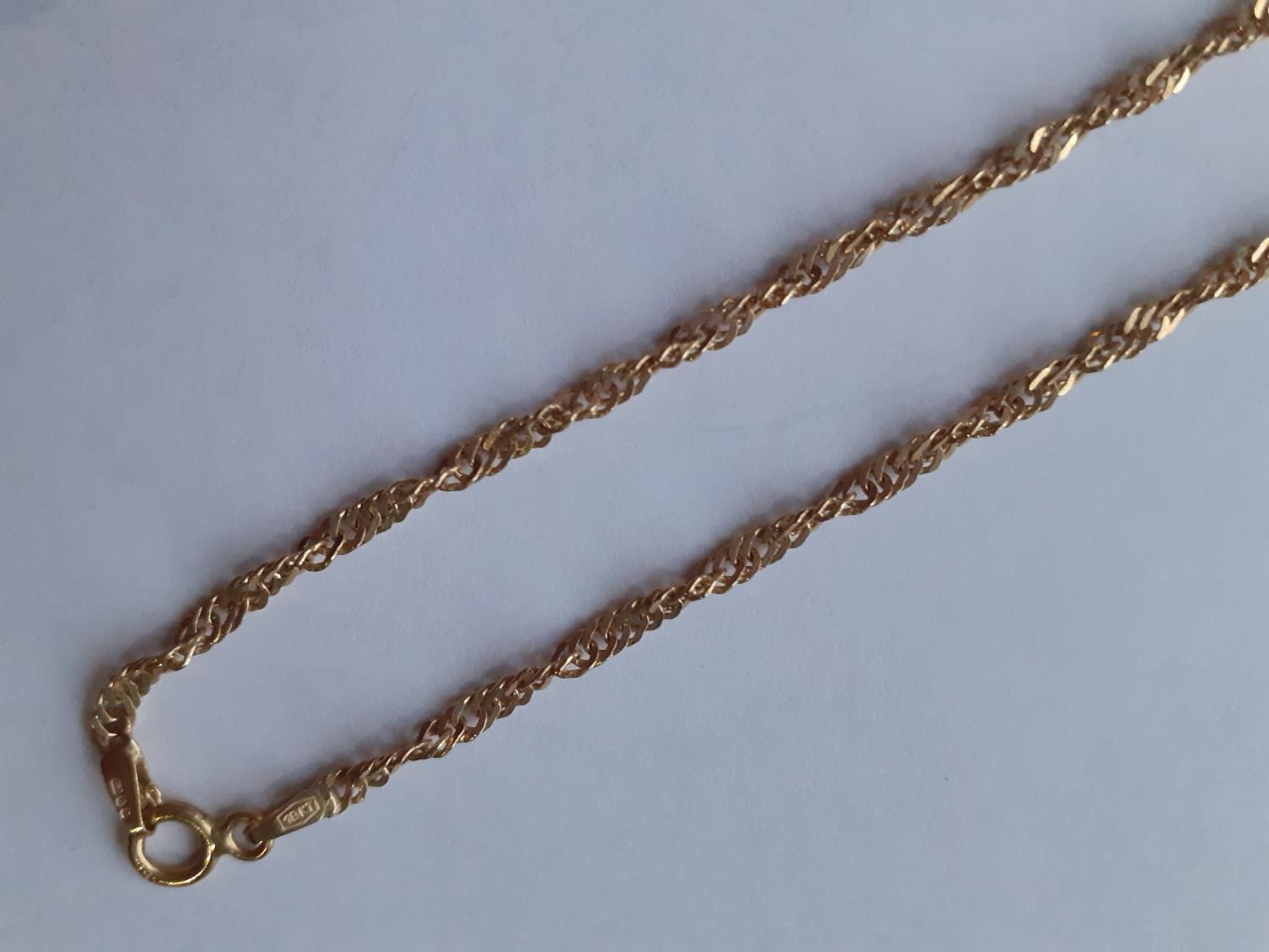 An 18ct gold rope twist chain, 4.8g - Image 2 of 2