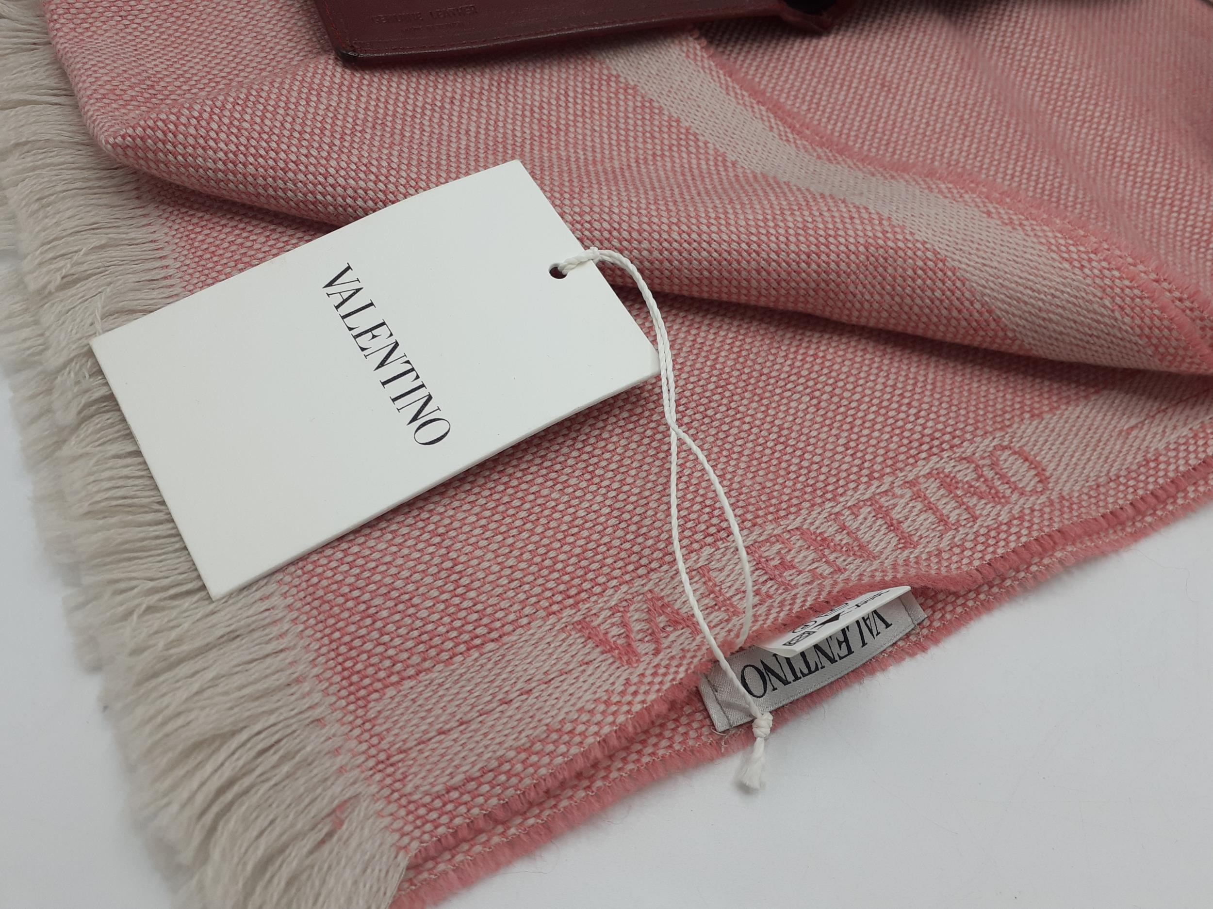 Ladies fashion accessories comprising a Valentino pink scarf, new with tags, a small Radley black - Image 5 of 5