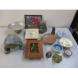 A mixed lot of ornaments to include a signed Zimbarbian stone model of a frog, Australian mid-