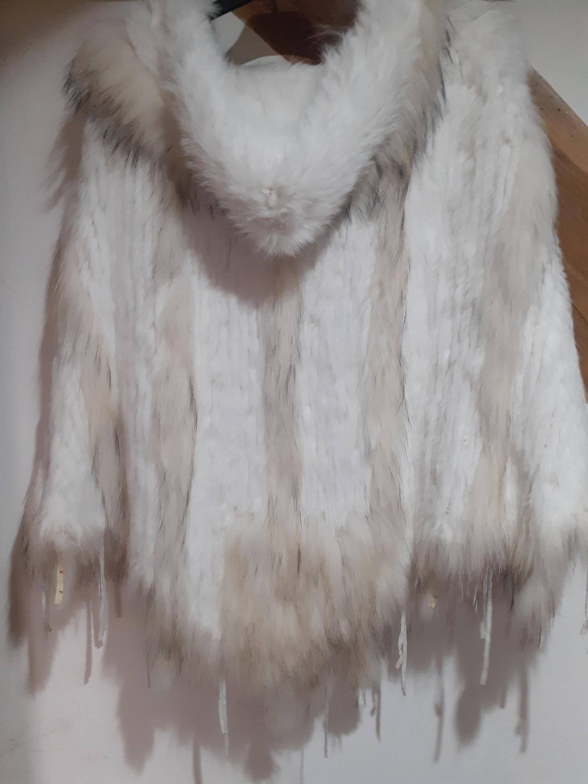 Maclauren-A white and cream short and long haired rabbit fur hooded poncho with cream leather - Image 3 of 4