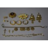A Collection of Various Jewellery to Include Earring, Broochest etc