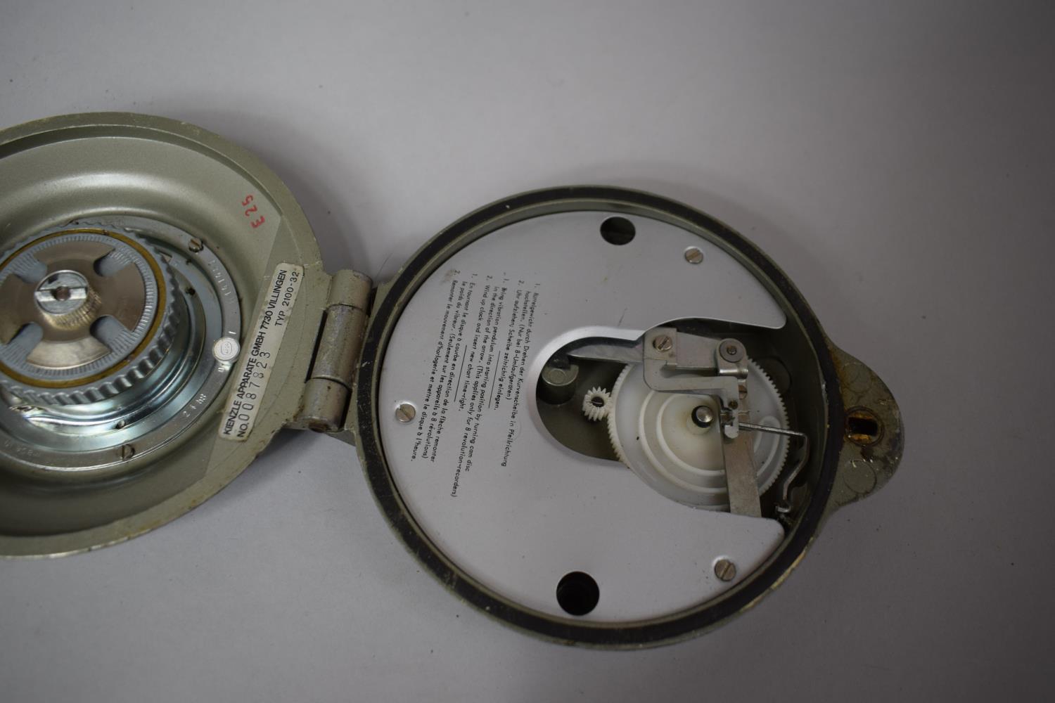 A German Kienzle Apparate GMBH 7730 Villigen Tachograph Clock, no.008723 TYP 2100-32, In Need of - Image 4 of 4