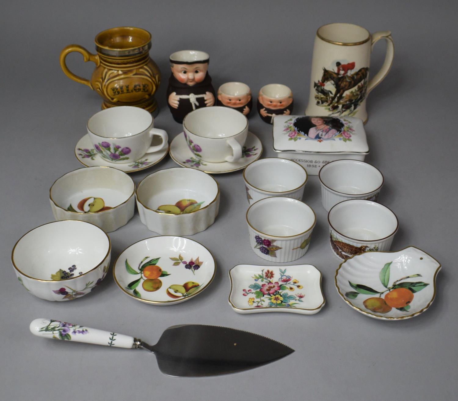 A Collection of Various Ceramics to Include Royal Worcester Ramekins, Bowls, Trinket Dishes etc