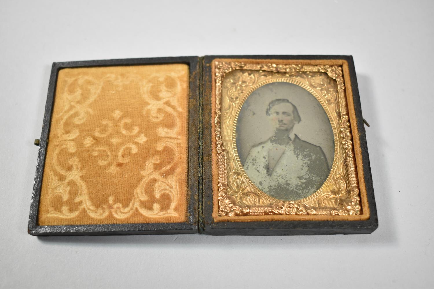 A Collection of Three Late Victorian Daguerreotype Photographic Portraits - Image 2 of 7