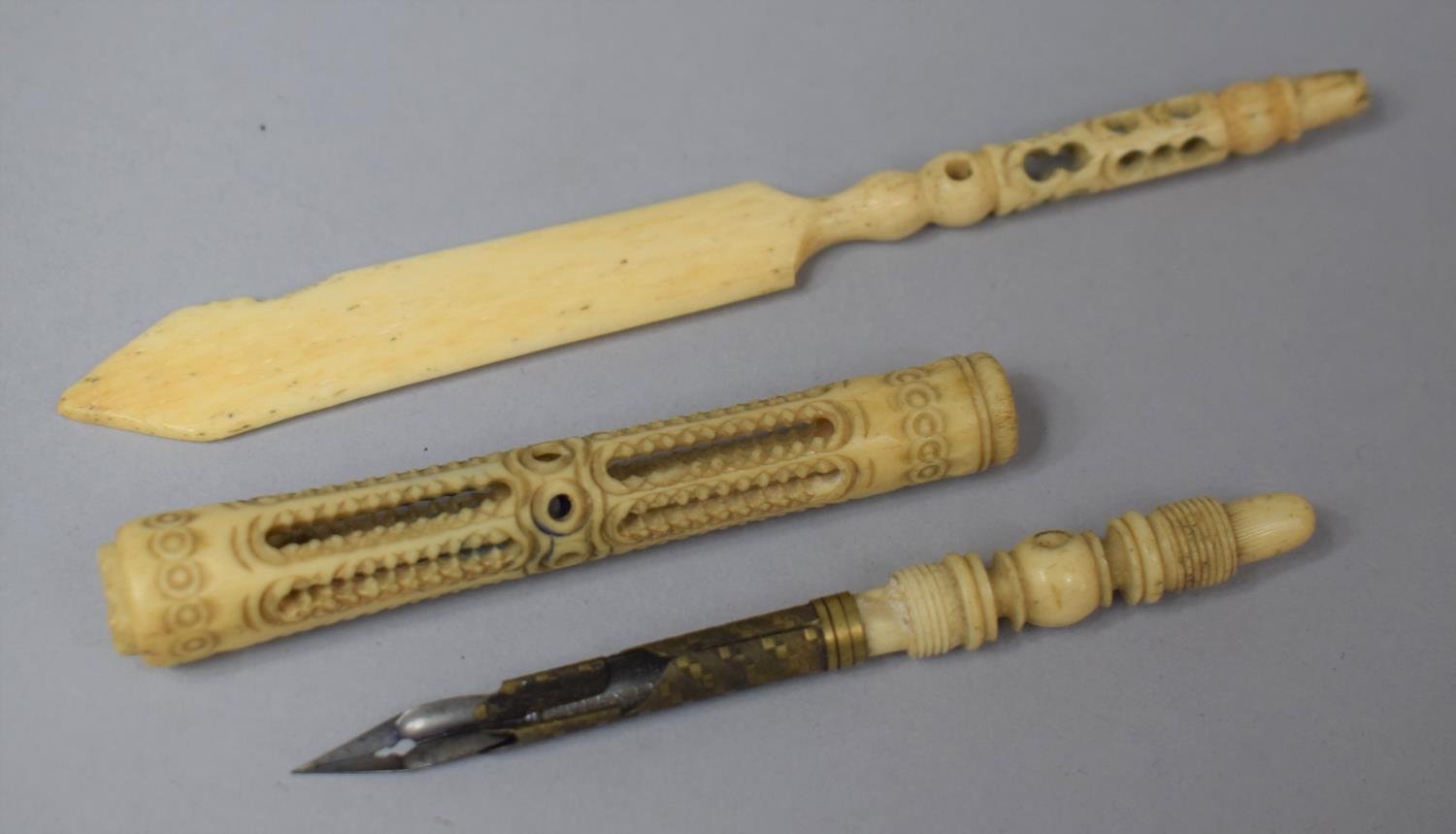 Two 19th Century Ivory Stanhope Novelties, Both with Stanhopes Missing - Bild 2 aus 2