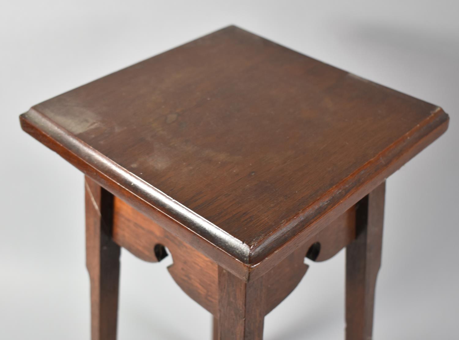 Two Small Oak Square Topped Jardiniere Stands, Tallest 45.5cm High - Bild 2 aus 4