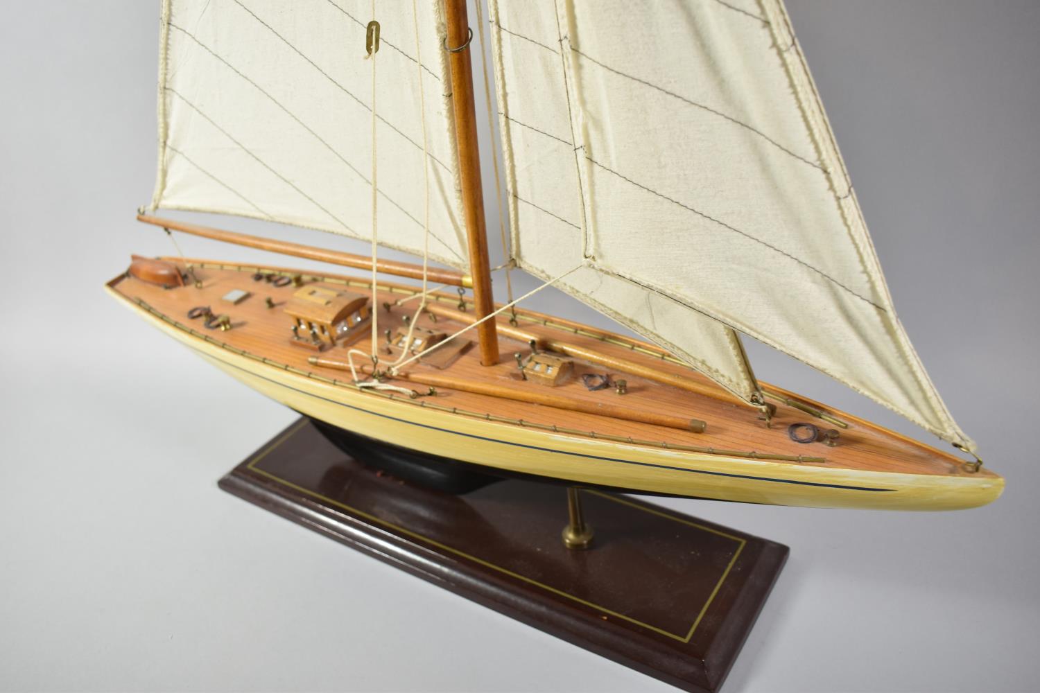 A Late 20th Century Model of a Sailing Yacht on Mahogany Rectangular Plinth, 62cm Long - Bild 2 aus 2