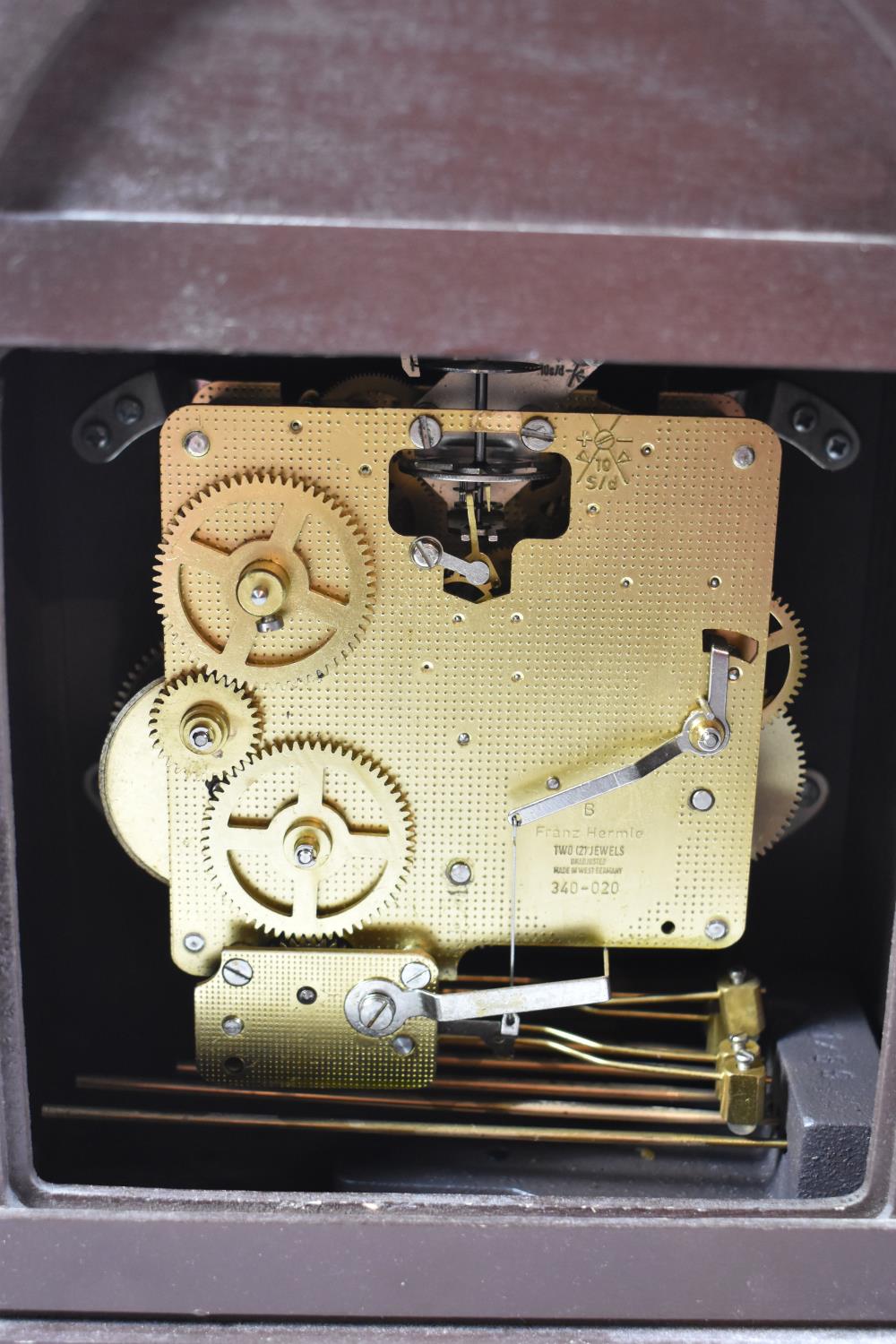 A German Westminster Chime Presentation Bracket Clock, Presented 1990, Chiming but Movement in - Bild 3 aus 3