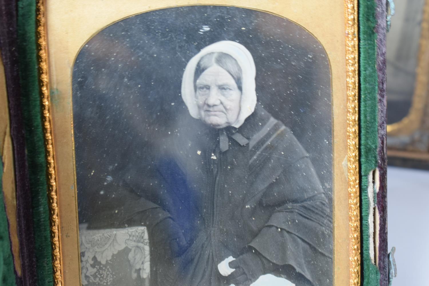 A Collection of Four Late 19th Century Daguerreotype Cased Photographs - Image 5 of 5